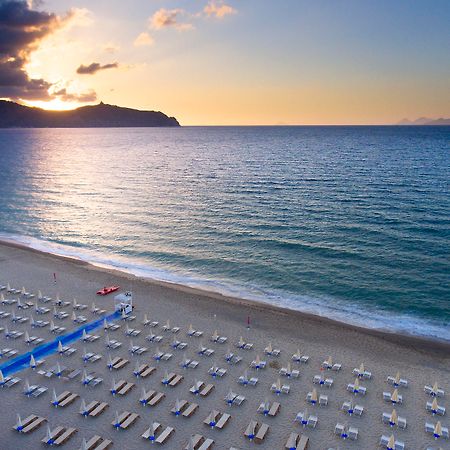 Voi Baia Di Tindari Resort Фурнари Экстерьер фото