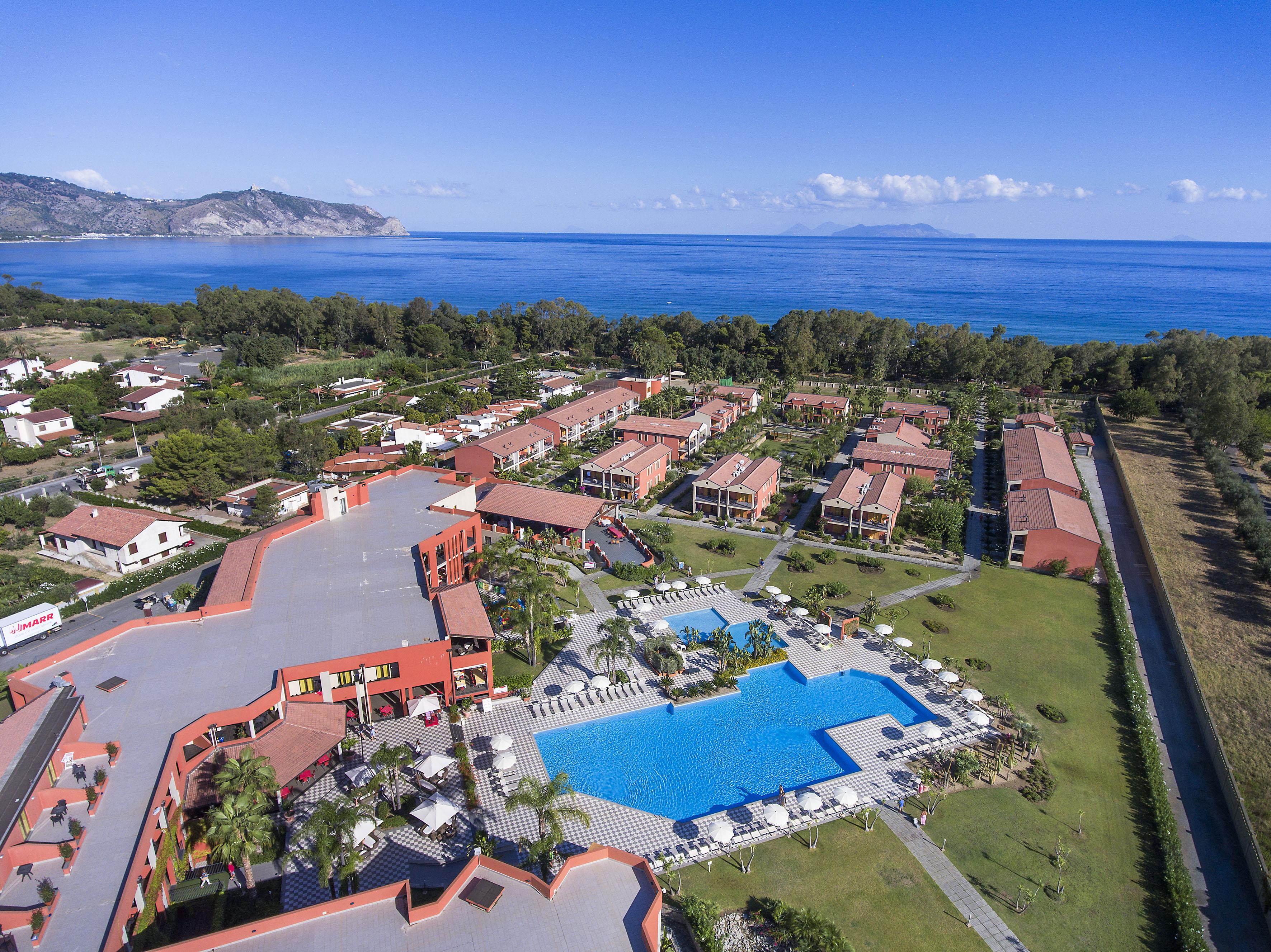 Voi Baia Di Tindari Resort Фурнари Экстерьер фото