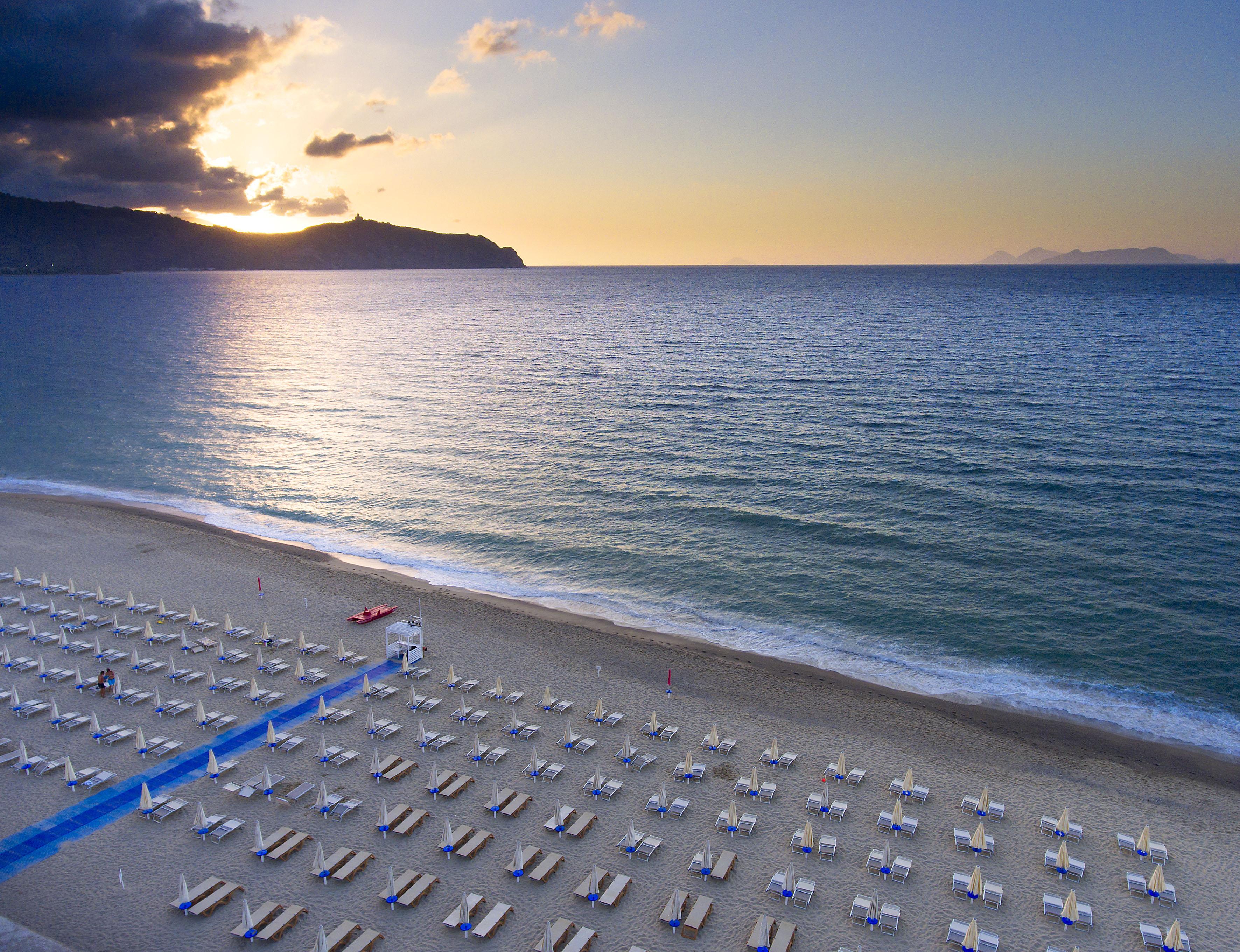 Voi Baia Di Tindari Resort Фурнари Экстерьер фото