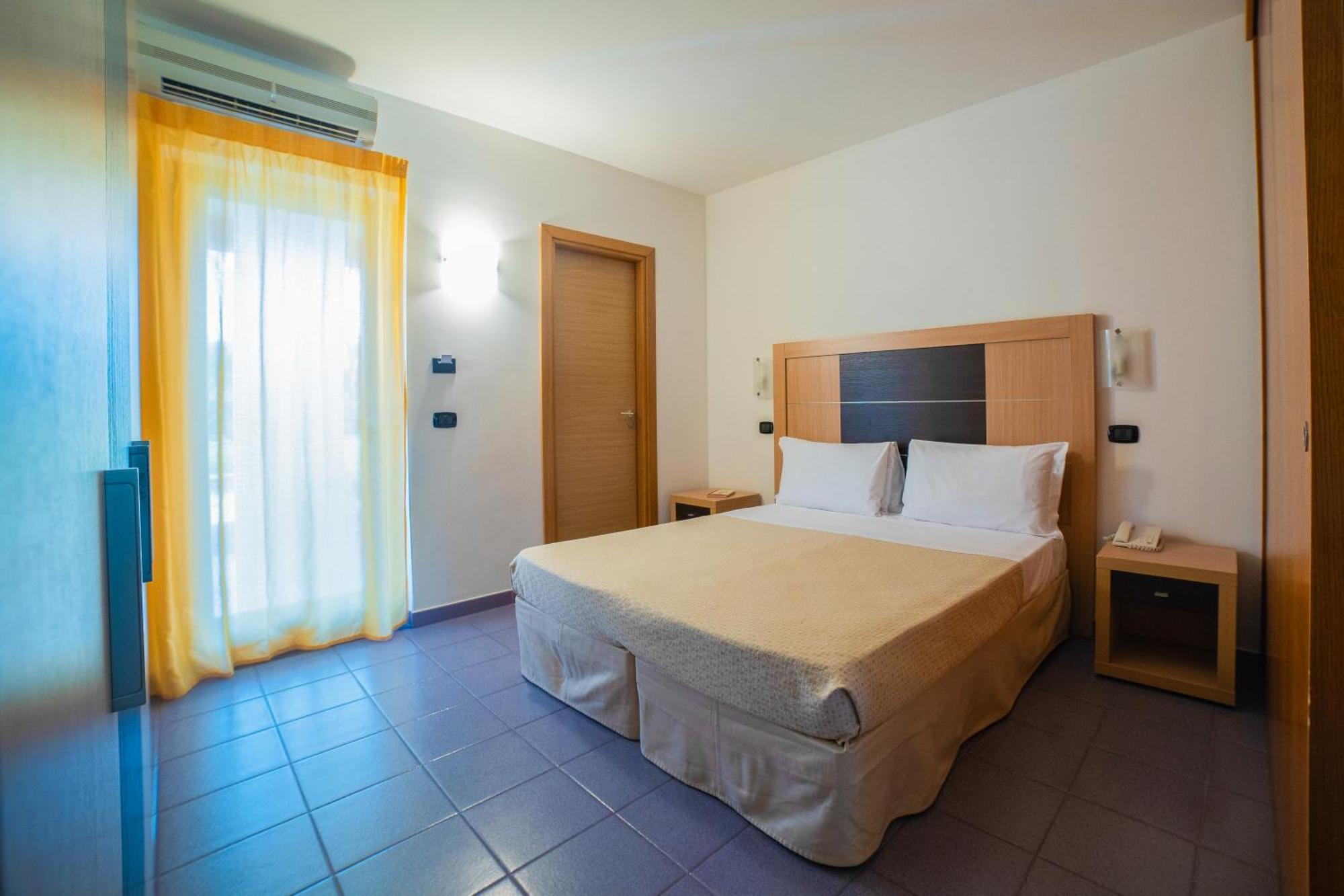 Voi Baia Di Tindari Resort Фурнари Экстерьер фото