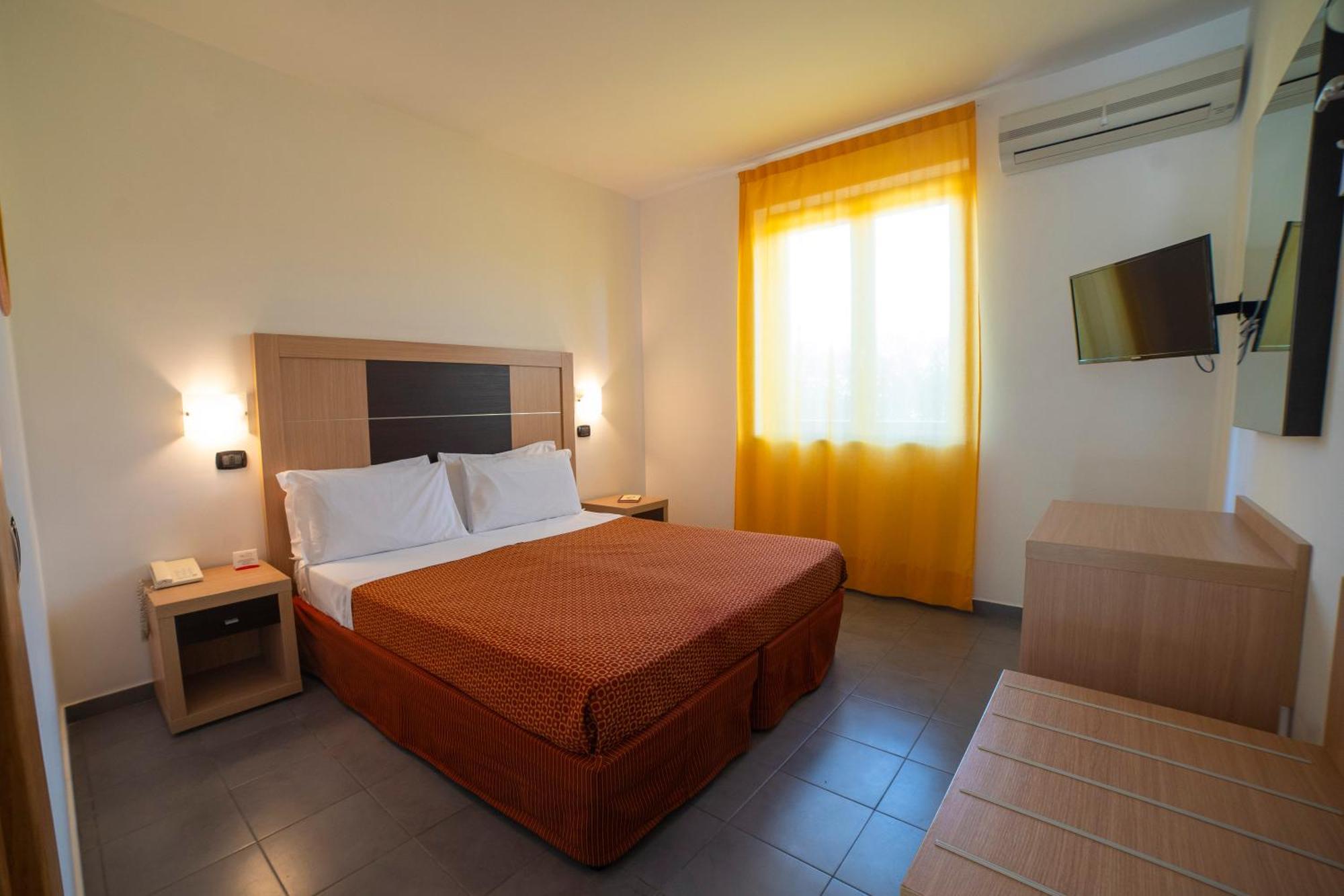 Voi Baia Di Tindari Resort Фурнари Экстерьер фото