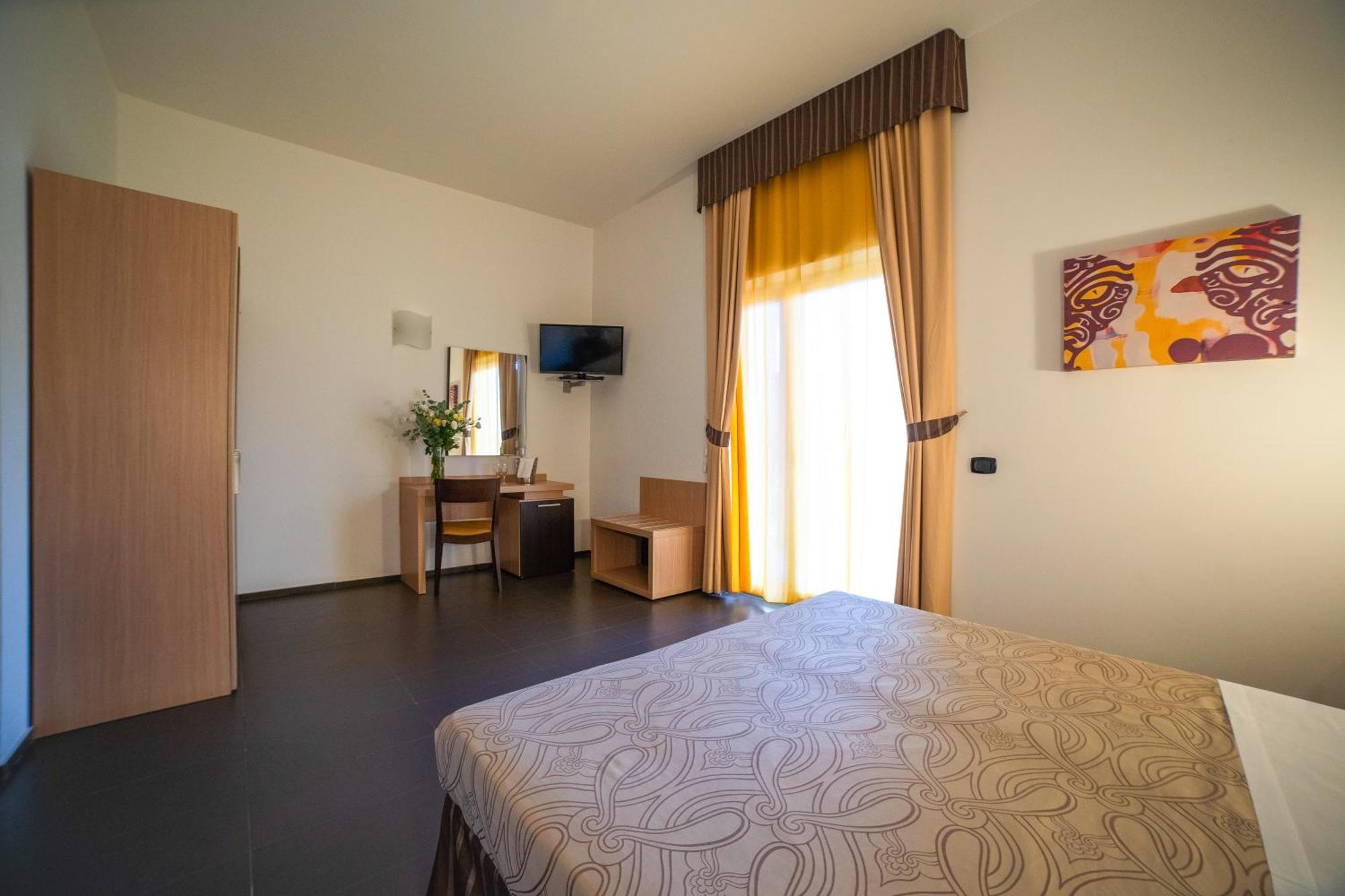 Voi Baia Di Tindari Resort Фурнари Экстерьер фото