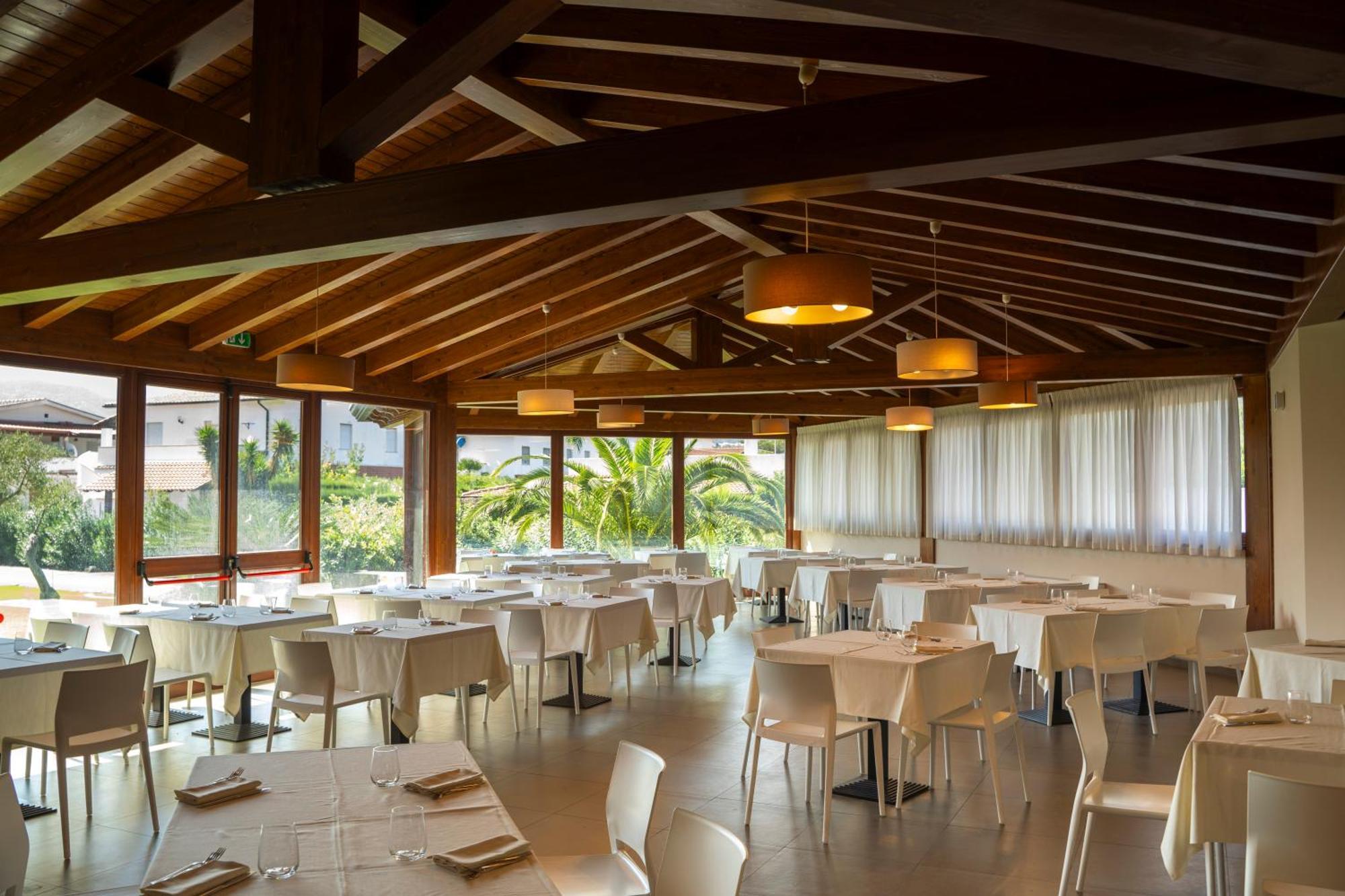 Voi Baia Di Tindari Resort Фурнари Экстерьер фото