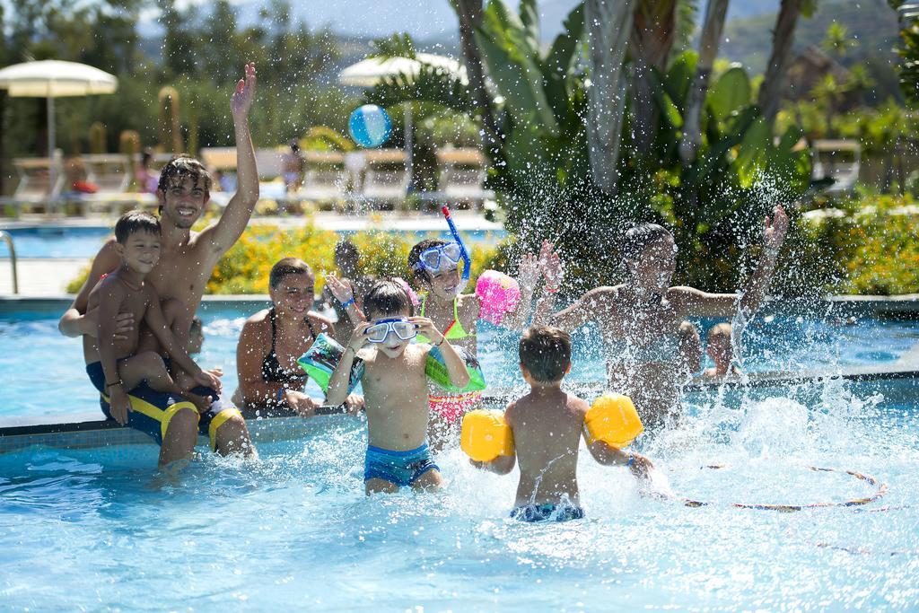 Voi Baia Di Tindari Resort Фурнари Экстерьер фото